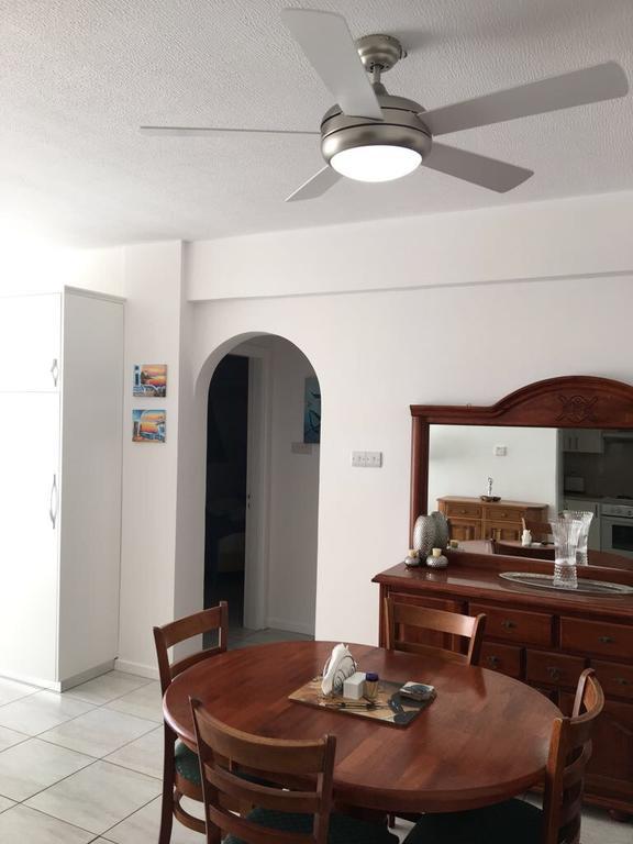 Kings Palace - Modern Penthouse With Incredible Sea Views パ フォス エクステリア 写真